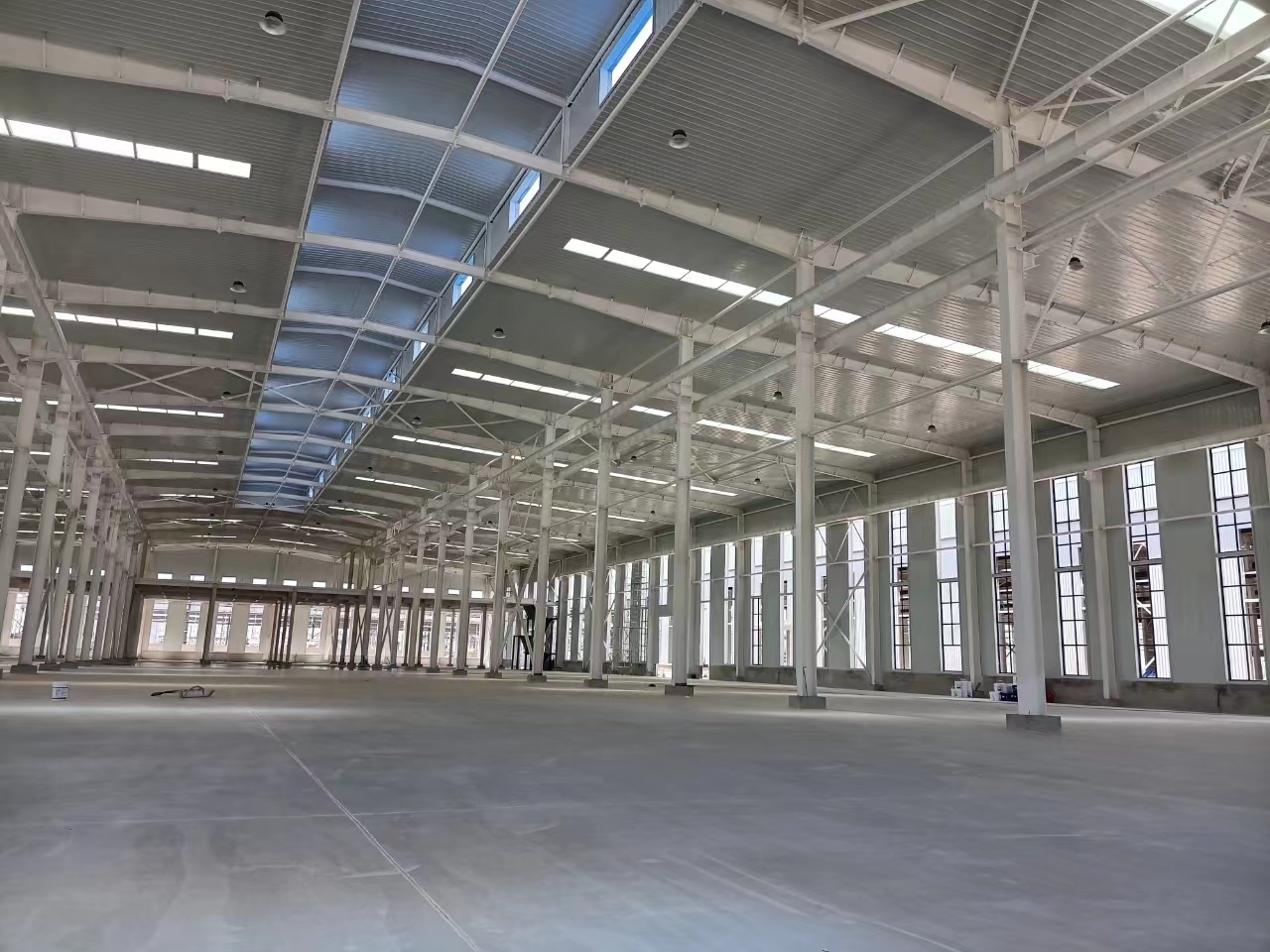 車間內景帶天窗采光帶.jpg