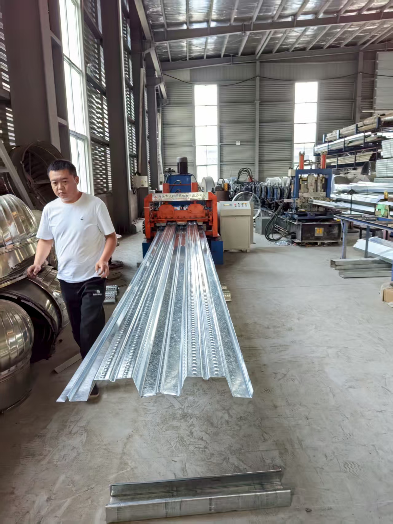 樓承板1.墻檁條、熱鍍鋅方管、衡水鋼構加工、方管加工、鋼構加工、金鼎鋼構13131801767